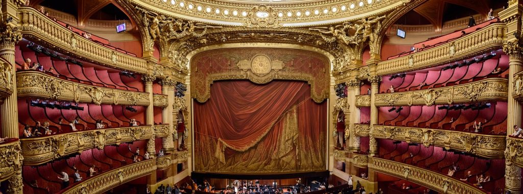 Comment progresser au théâtre avec une compagnie à Paris ?