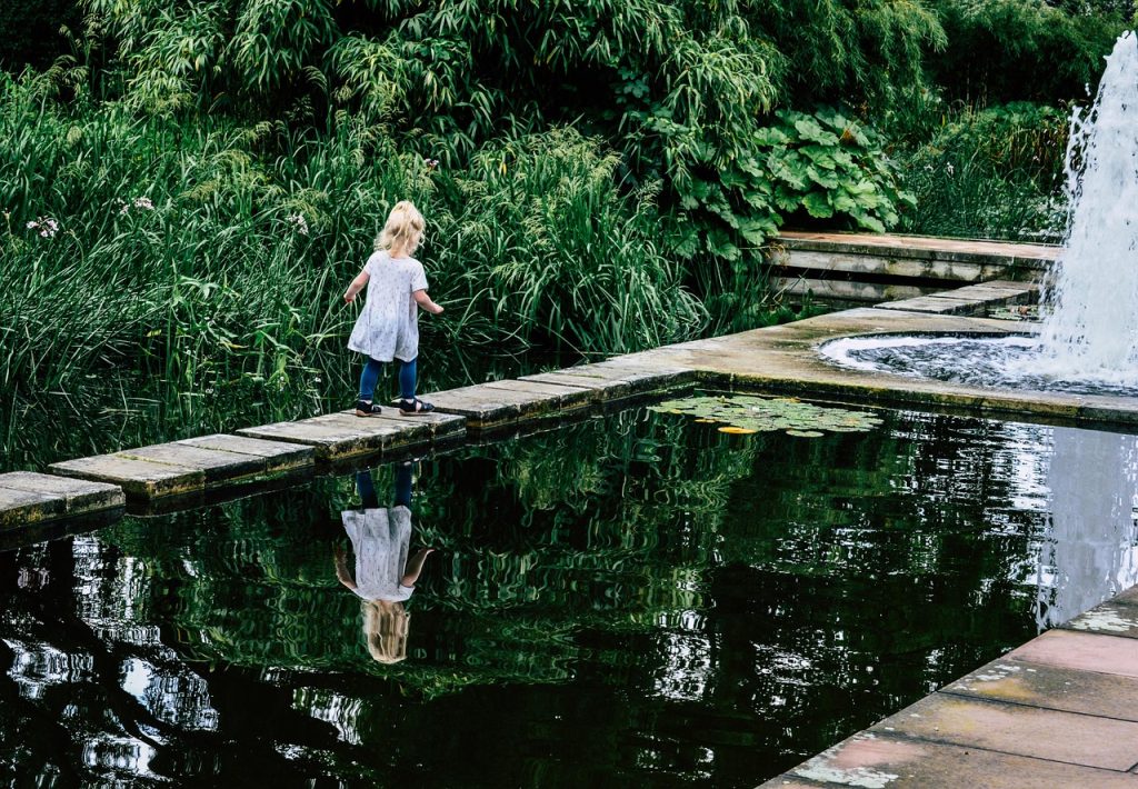 Fabriquer une fontaine de jardin facilement avec ce guide DIY