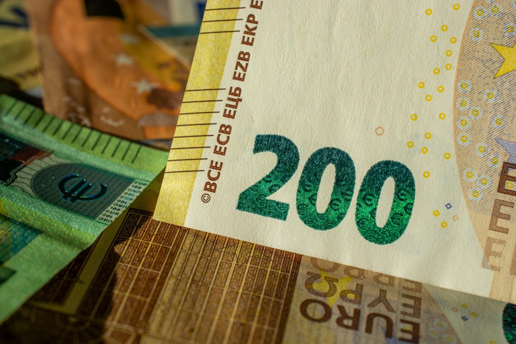 Microéconomie et macroéconomie : quelles différences faut-il comprendre ?