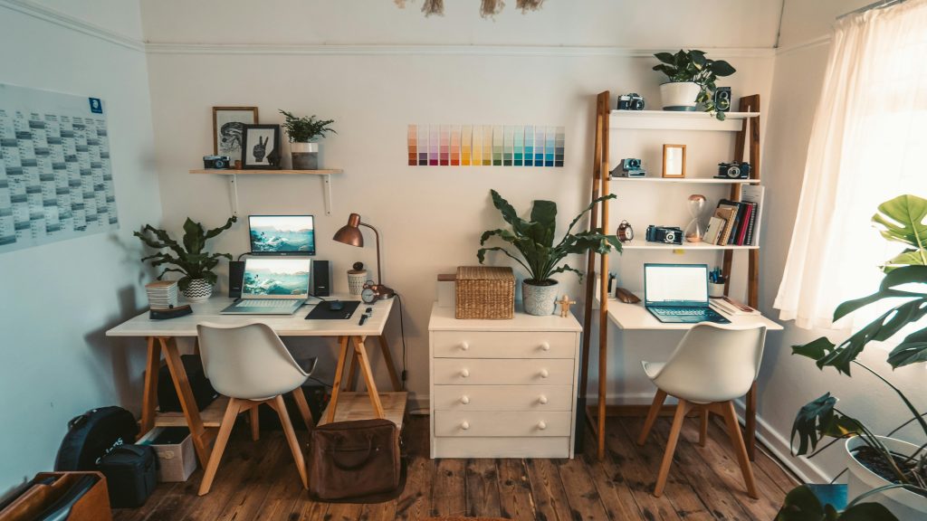 Quelle dimension idéale choisir pour un bureau confortable ?